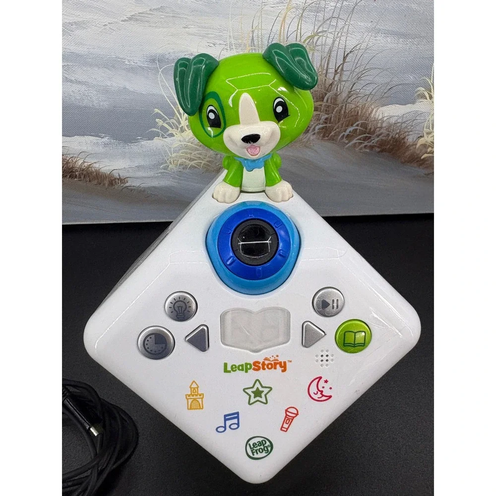 LeapFrog LeapStory Interactive Storyteller Projector Cube White Green Scout Dog